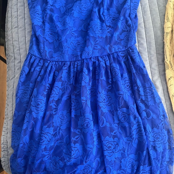 Forever 21 Woman Blouse - Picture 2 of 4